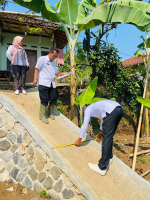 Monev Pengawasan dan Pengendalian Penyelenggaraan  APBDesa T.A 2025 di Desa Harkatjaya